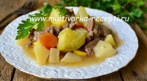 Burgonya cukkini multivarka (tök burgonyát egy multivarka) A burgonya és a cukkini multivarka