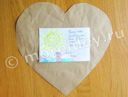 Keret-szív papírból, kreatív ötletek gyerekeknek