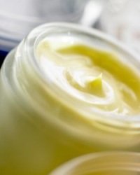 Arckrém fitoösztrogének segítségével posztmenopauzális (időszak) Arckrém fitoösztrogének segítségével posztmenopauzális