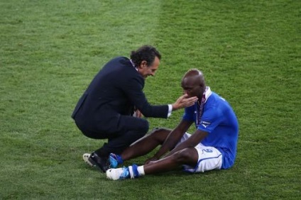 Mario Balotelli - Olaszország Orosz (örökbefogadó szülők) Mario Balotelli - Olaszország Orosz