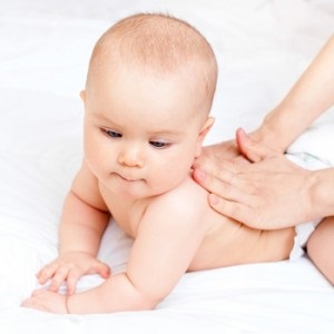 Masszázs csecsemők, alakja mama (mama) Masszázs csecsemők, alak mama