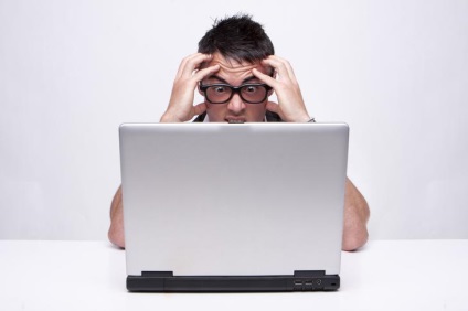 Villódzó képernyőn egy laptop hatékony módon lehet megoldani a problémát (a képernyőn) Villódzó képernyőn egy laptop hatékony módon oldja meg a problémát
