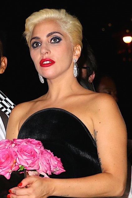 Sikertelen smink Lady Gaga, fotó, kozmopolita magazin
