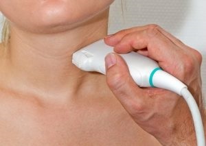 Pajzsmirigy volumen szabványokat a különböző korcsoportok (kor) Pajzsmirigy volumen szabványok különböző korcsoportokban