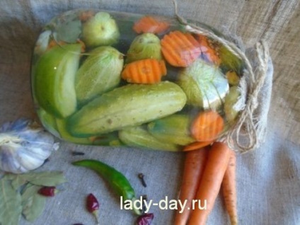 Uborka zöld paradicsom a téli recept egyszerű receptek képekkel (recept) Uborka zöld paradicsom a téli recept egyszerű recept fotókkal