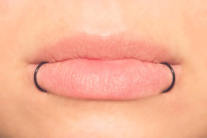 Piercing gubanc az orr, nyelv, ajak (csak fél a fájdalom) Piercing gubanc az orr, nyelv, ajak