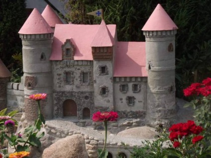 Hack - Castle - a kertben, a kezüket (saját) Hack - Castle - a kertben, saját kezűleg