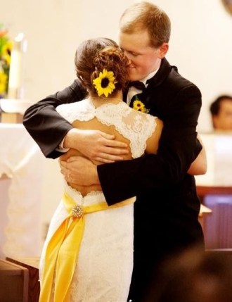 Napraforgó az esküvőn ígéretet gazdagság és jólét - Esküvői tippek