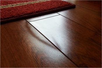 Eladott laminált padló, hogyan erősít a hiba - okok és javítás