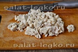 Csirke saláta, paprika és sárgarépa (sárgarépa) Saláta csirkemell, paprika és sárgarépa