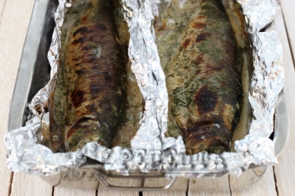 Hering sült fólia a sütőben - a recept egy fénykép (a recept a hering sütő) Hering sült fólia a sütőben - a recept egy fotó