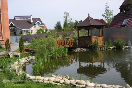 Hatszögletű pavilon kezüket (fotó) (a) Hatszögletű pavilon kezüket (fotó)