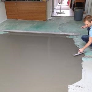 Nehéz összehangolni a padlót a kezüket illesztéséhez minden (kiigazítás) Nehéz összehangolni a padlót a kezüket illesztéséhez minden