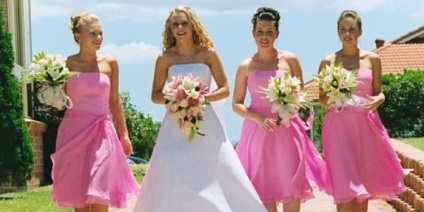 Esküvő egy bíbor színű - ruhák a menyasszony és a vőlegény, tervezett és díszített bíbor hangok (fotók)