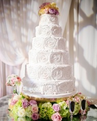 Esküvői torták a legszebb képek nélkül öntött