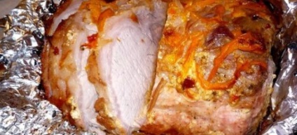 Sertés, sült fólia - sült sonka receptek, escalope és tekercs sertéshús a sütőben fóliával (sütött) Sertés, sült fólia - sült sonka receptek, escalope and roll a sertéshús a sütőben fóliával