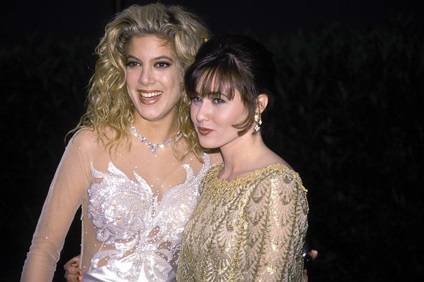 Tori Spelling előtt és után műanyag - 300 (műanyag) Tori Spelling előtt és után műanyag - 300