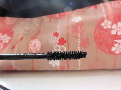 Mascara hármas hatású Shiseido tökéletes szempillaspirál teljes meghatározása BK 901 vélemény