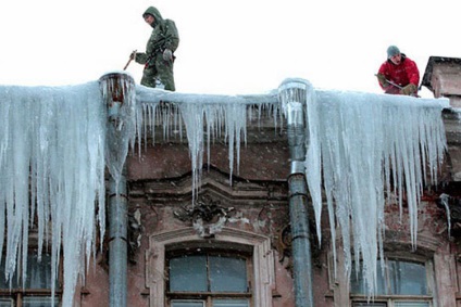 hó eltávolítása tetők, hogyan kell biztonságosan tisztítsák meg a tető