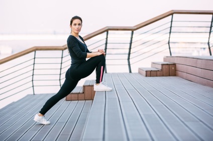 Stretching gyakorlatok otthon előnyök és szabályokat (ismételje meg ezt a fél percre) Stretching gyakorlatok otthon és ellátási