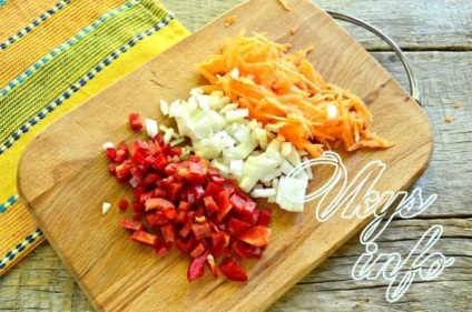 Fül rózsaszín lazac feje és farka recept fényképpel (fül) Fül rózsaszín lazac fejét és farkát a receptet egy fotó