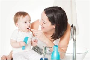 Gyermek fogápolás és szájhigiénia professzionális fogászati ​​ellátás
