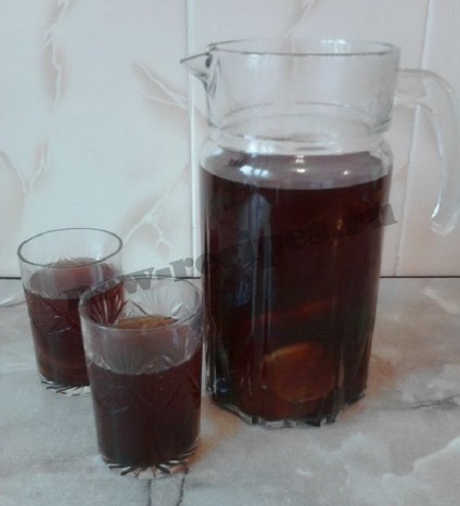 Uzvar - kompót szárított gyümölcs egy lépésről lépésre recept fotók (növekményes) Uzvar - kompót szárított gyümölcs lépésről lépésre recept fotók
