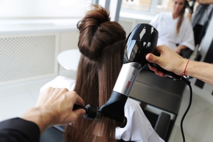 Kiegyenesítése keratin komplex Coppola híresség szalon, kozmetikai bennfentes