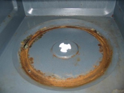 A mikrohullámú sütő zománcozott kopott, ez lehet használni, és hogyan lehet visszaállítani