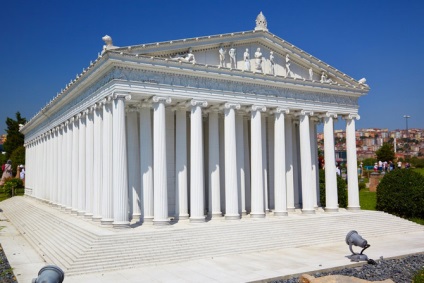 Temple of Artemis Efezusban emeletes épület, leírás, fotó