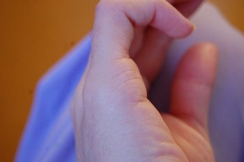 Az érték a sorban a szeretet a kezét (fotó és videó útmutató) (kéz) Az érték a sorban a szeretet a kezét (fotó és videó útmutató)