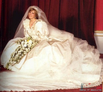 15 híres esküvői ruha (60 fotó)