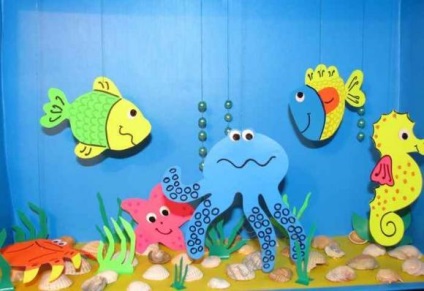 Akvárium - Crafts gyerekeknek a dobozból, és színes papír