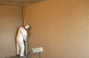 Hogyan, hogy összehangolják a fal festés video-telepítési utasításokat a kezüket, hogy mennyibe kerül, és a fotók