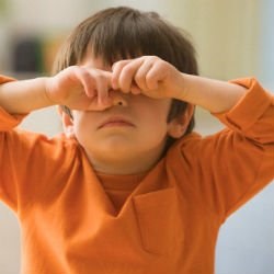 Що робити, якщо сверблять очі у вас або у вашої дитини