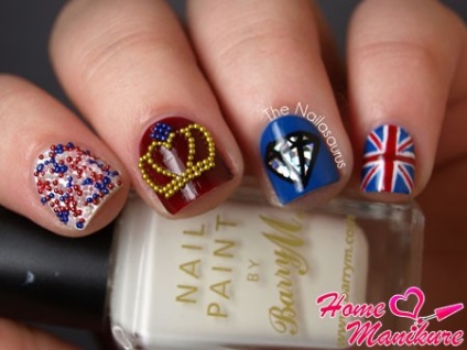 Nail design Bulonki fényképet manikűr mikroszkópikus (Bulonki) Nail design Bulonki fényképet manikűr microbeads