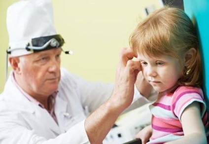 Ragasztó fül a gyermek okoz, kezelés, megelőzés