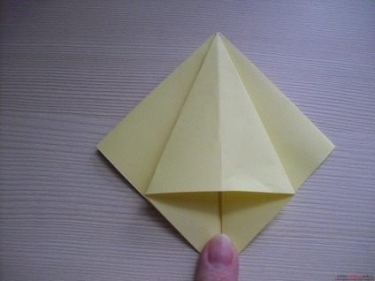 Ez a lépésről lépésre varázsló osztályú használati moduláris origami tanítani, hogyan lehet egy kosár liliom