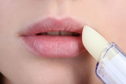 Chapstick Belweder védő és regeneráló emelő ajak, értékelés (mély rétegeiben a bőr) Chapstick Belweder védő és regeneráló emelő ajak, vélemények