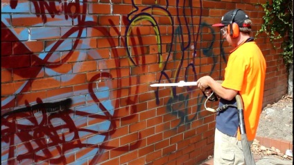 Minőségi graffiti eltávolítását a homlokzat és falak