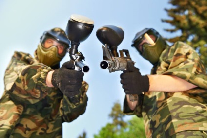 Hogyan kell játszani paintball (hogy egy hátrány) Hogyan kell játszani paintball