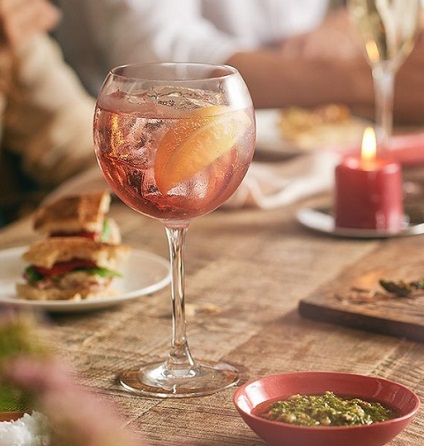 Hogyan és mit iszik Martini Rosato - előétel és koktél receptek