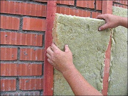 Hogyan erősít a fűtést a falra