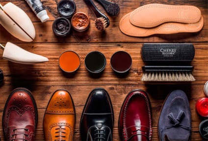 Hogyan tisztítható velúr cipőt otthon - a szabályok az ellátás a csizma, cipők és cipők