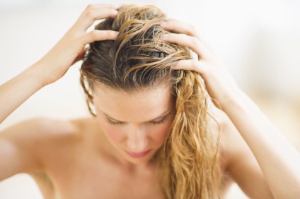 Hogyan kell kezelni a haj tippek