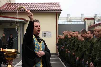 Hogyan kísérő katonák vagy az első hívás