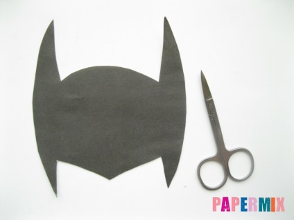 Hogyan készítsünk egy Batman maszk papírból saját kezűleg