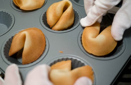 Hogyan lehet a cookie-kat a jóslatok a fényképet recept, sütés (előrejelzések) Hogyan lehet a cookie-kat a jóslatok a fényképet recept, sütés