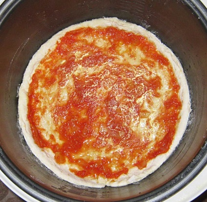 Hogyan készítsünk pizza multivarka recept