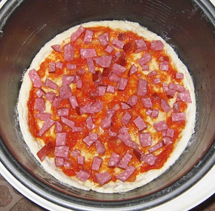 Hogyan készítsünk pizza multivarka recept